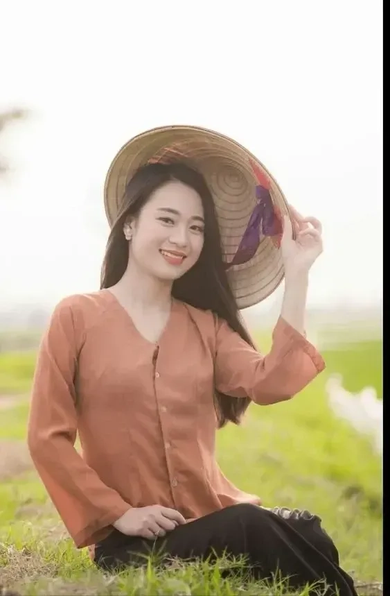 Với phong cách trẻ trung và dễ thương, gái xinh 2k9 luôn làm nổi bật vẻ đẹp tự nhiên và giản dị