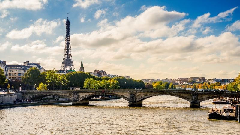 Tour du lịch Pháp khám phá Paris, Lyon và vùng Provence đầy thơ mộng