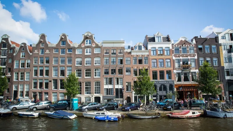 Các trường đại học ở Amsterdam nổi bật với chương trình học hiện đại