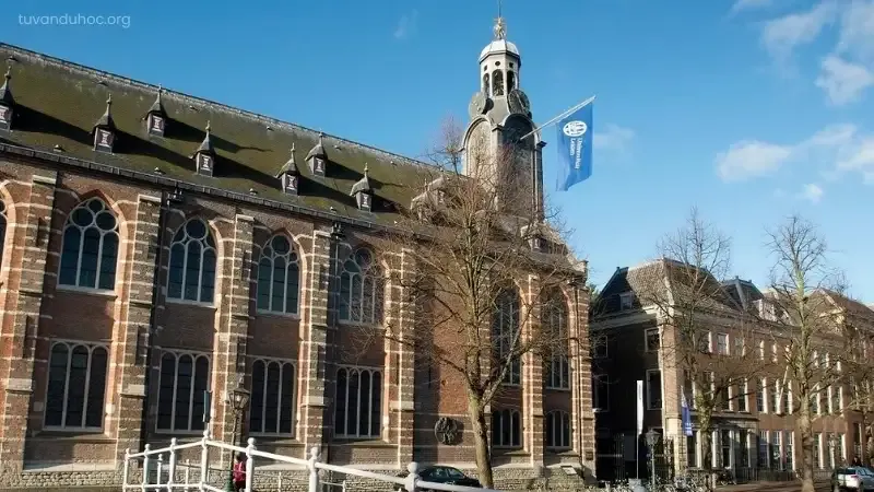 Leiden University là một trong những trường đại học hàng đầu tại châu Âu