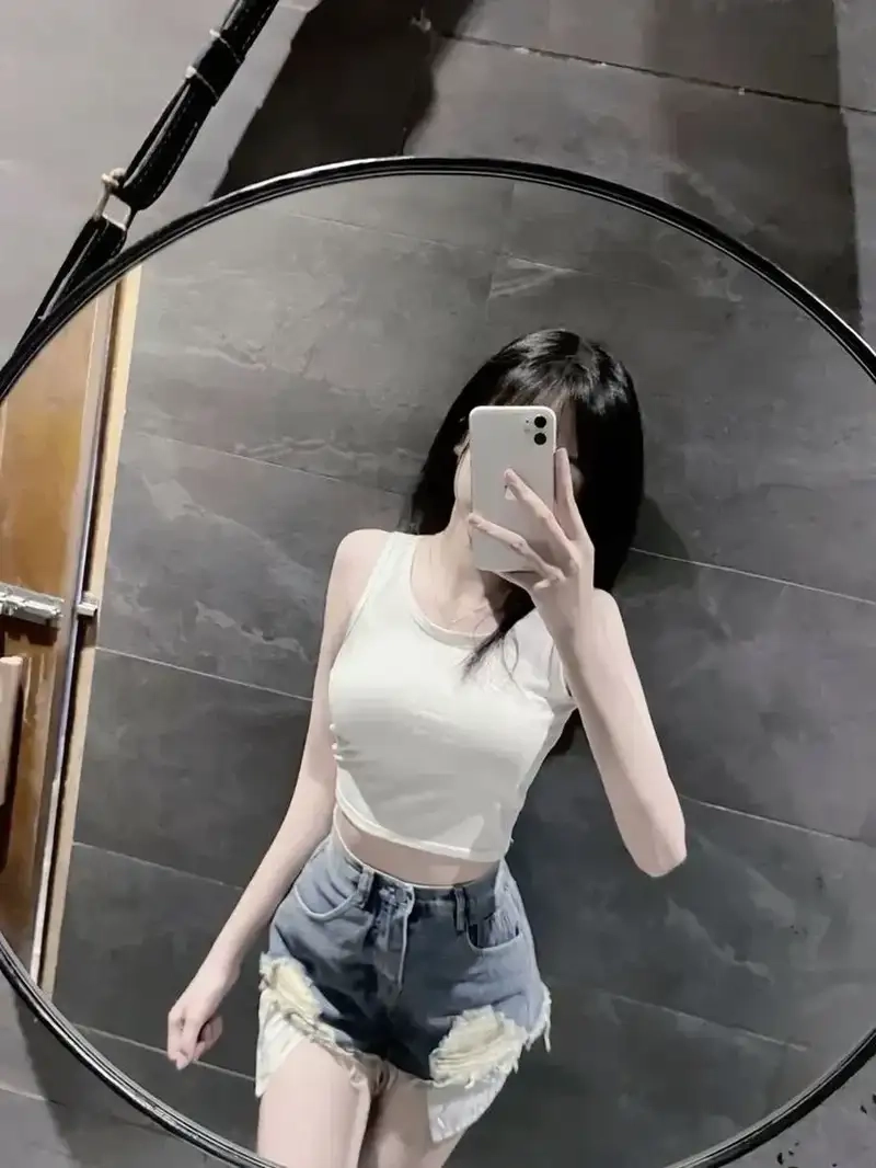 Gái xinh cute TikTok luôn thu hút ánh nhìn với những động tác dễ thương và năng động