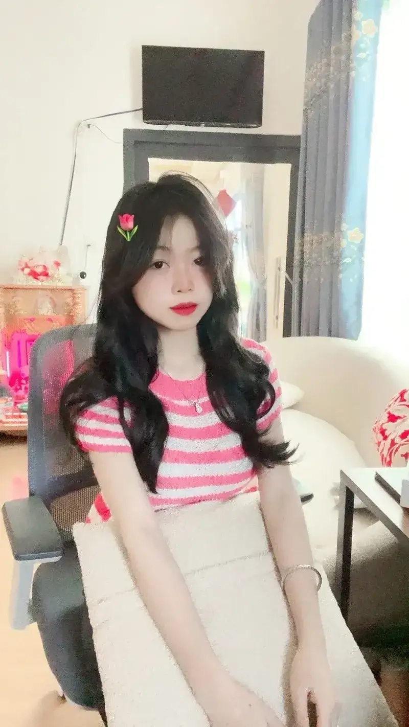 TikTok gái xinh cute luôn khiến người xem yêu thích bởi vẻ đẹp dễ thương và sự vui tươi