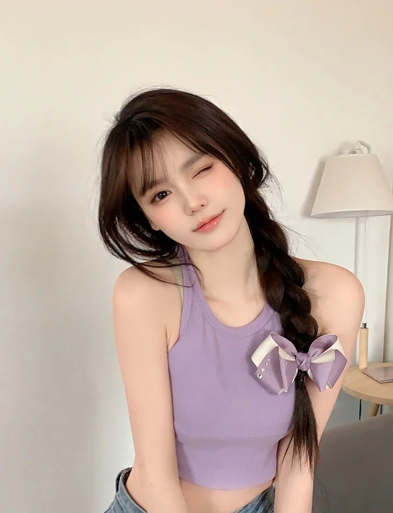 Bé gái cute dễ thương luôn khiến mọi người phải mỉm cười mỗi khi nhìn thấy