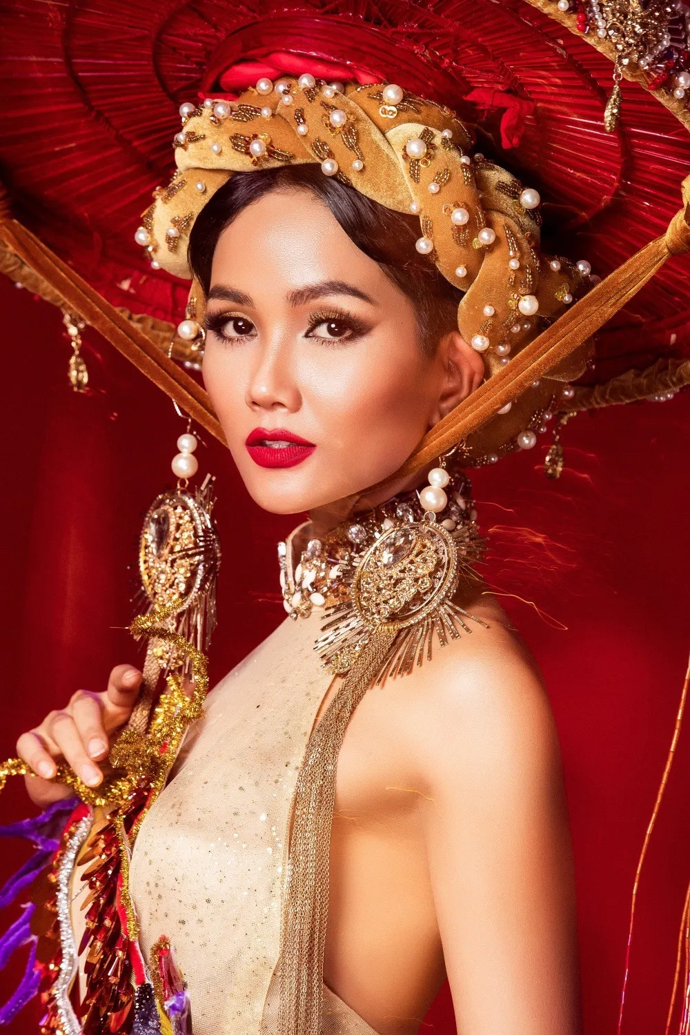 Vương miện Miss Universe 2018 là niềm tự hào lớn lao