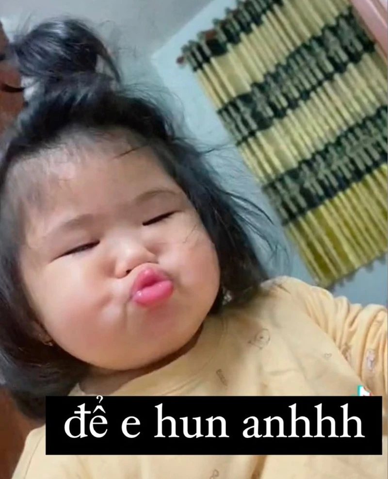 Meme nhẫn cầu hôn là biểu tượng của tình yêu chân thành