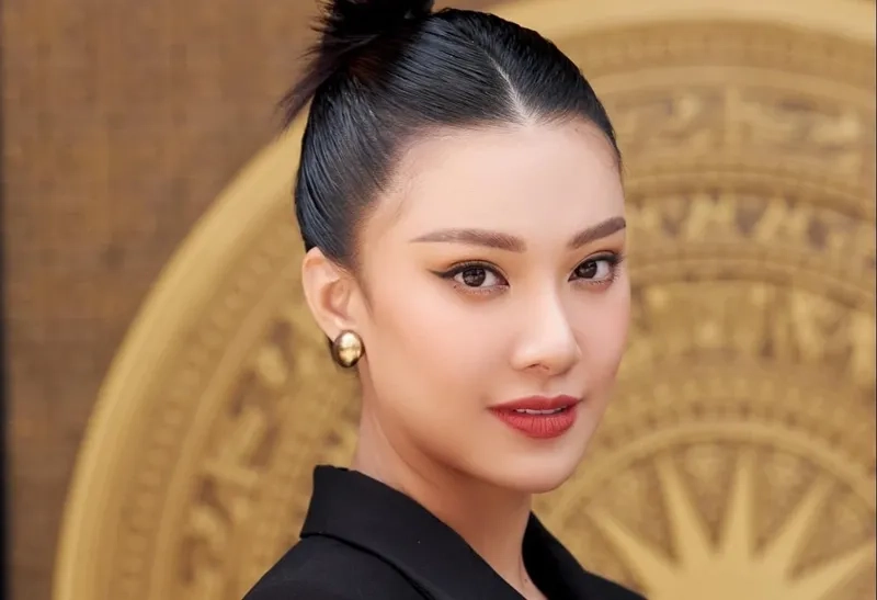 Kim Duyên Miss Universe 2021 tự tin tỏa sáng với phong thái rạng ngời