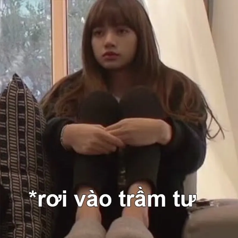 Blackpink lisa meme face khiến bạn không thể nhịn cười