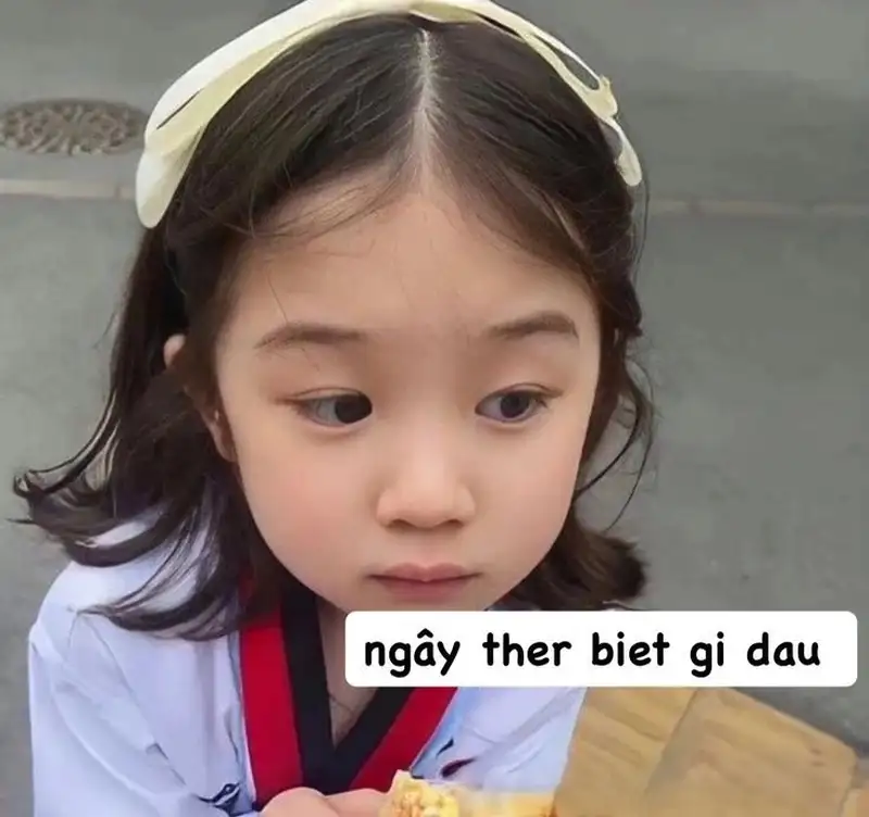 Ảnh meme em bé khóc cute khiến bạn cảm thấy xót xa