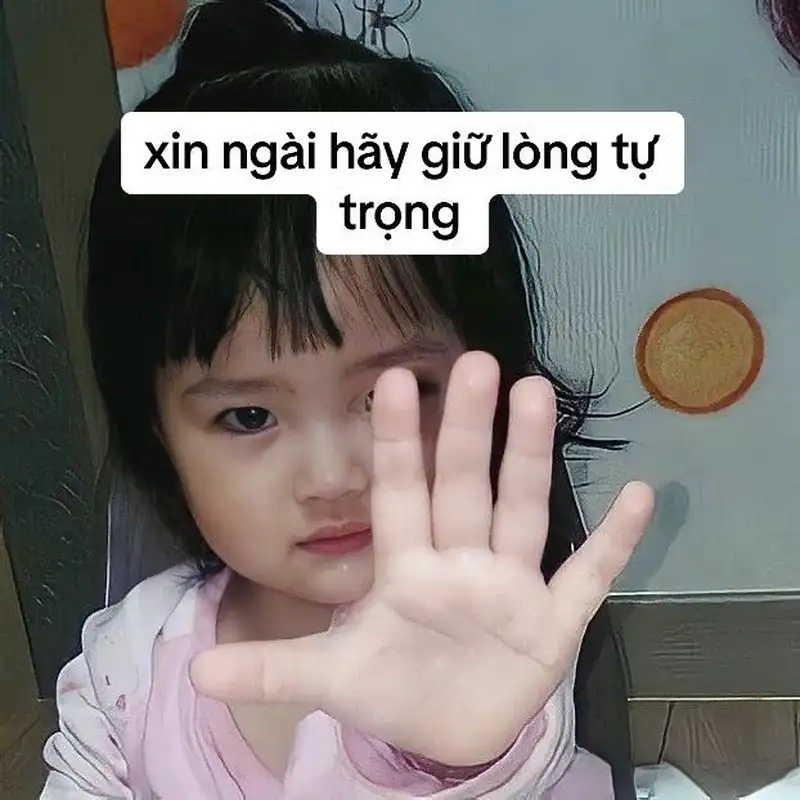 Em bé meme dễ thương tạo nên những khoảnh khắc vui vẻ