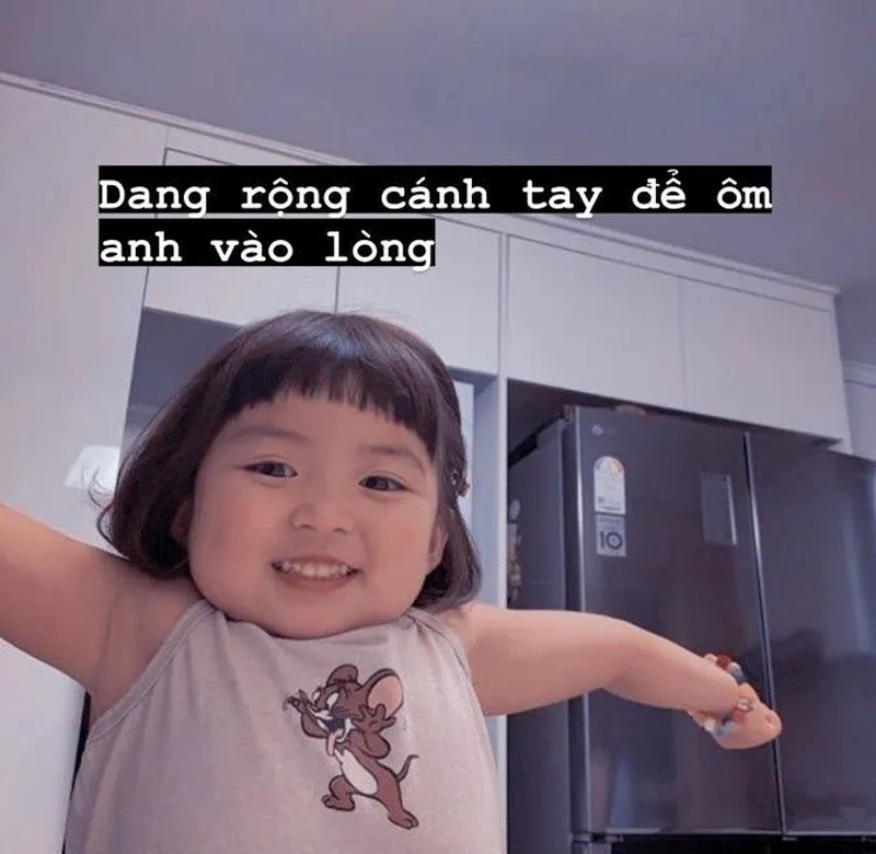 Ôm meme mèo giúp bạn thể hiện cảm xúc một cách sáng tạo