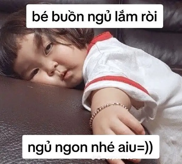 Meme đi ngủ thôi là lời nhắc nhở hài hước cho những ai còn thức