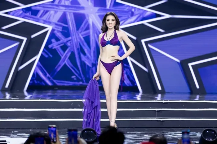 Cao Kỳ Duyên bikini khoe vóc dáng quyến rũ và tự tin